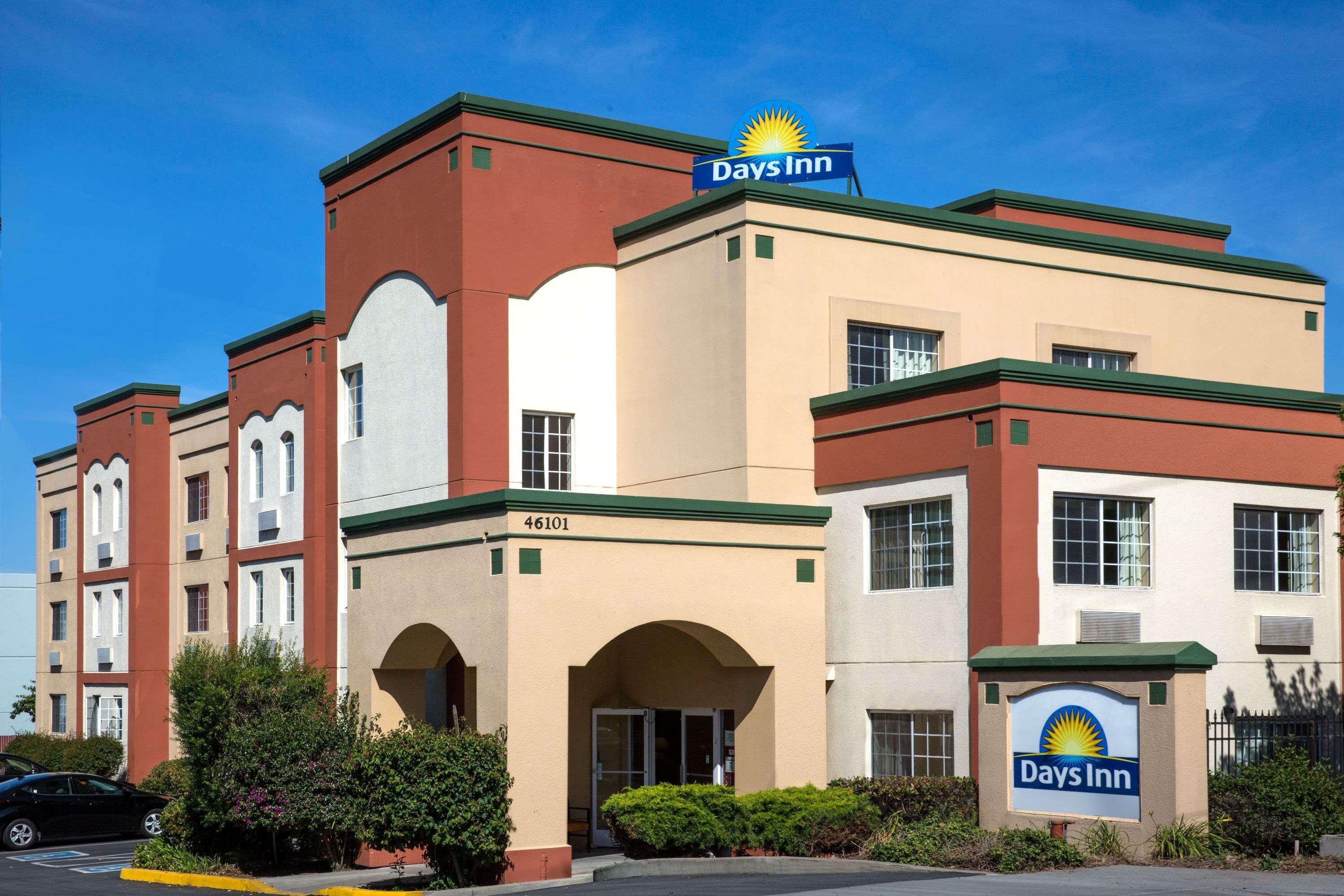 Days Inn By Wyndham Fremont Exterior photo